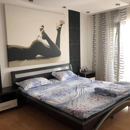 Appartement Apartament à Râmnicu Vâlcea Extérieur photo