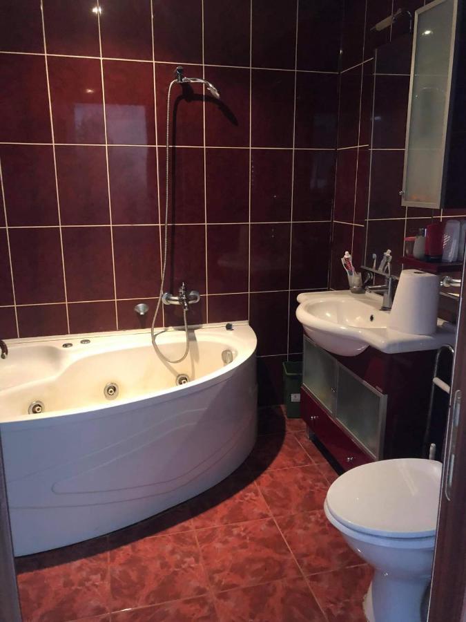 Appartement Apartament à Râmnicu Vâlcea Extérieur photo